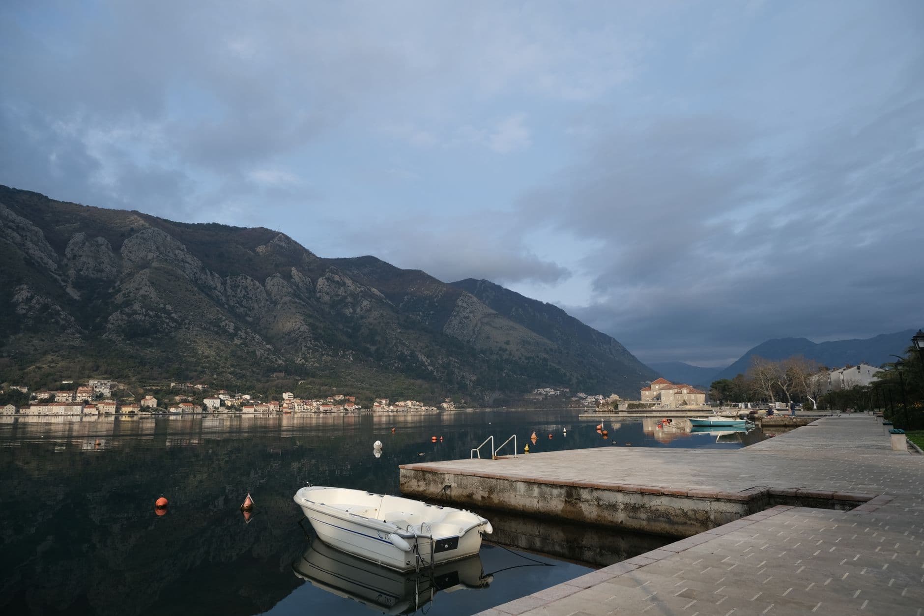 Vue panoramique sur la côte du Monténégro